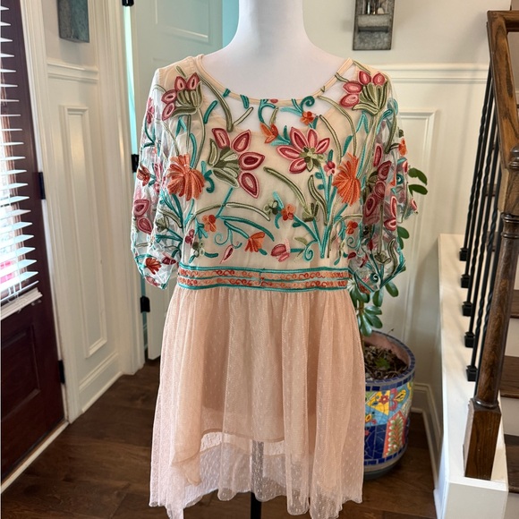 Tassels N Lace Tops - Tassels N Lace NWOT Floral Embroidered High/ Low Top with Sheer Overlay